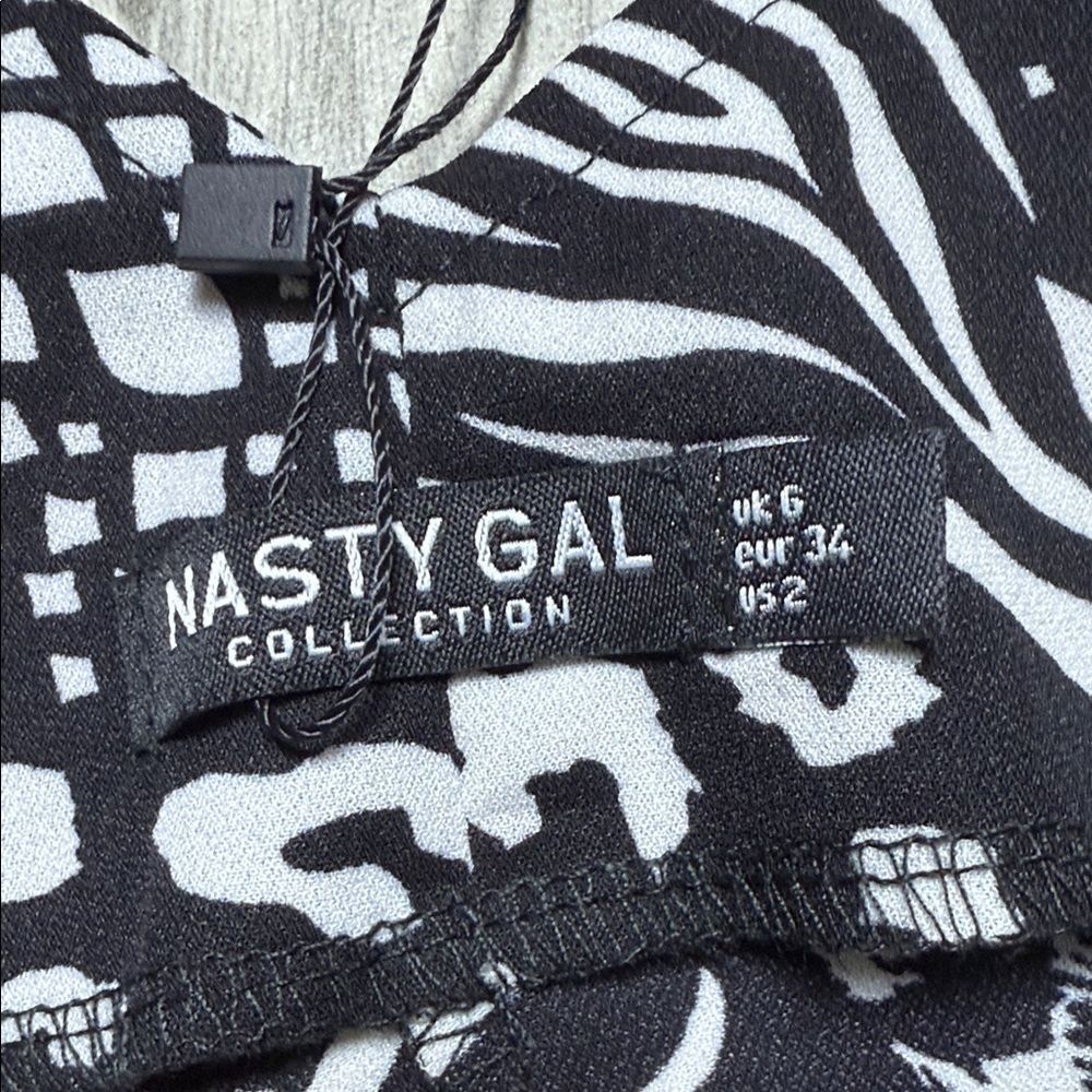 Nasty Gal Monochrome Abstract Dress Size US 2 - Picture 2 of 7
